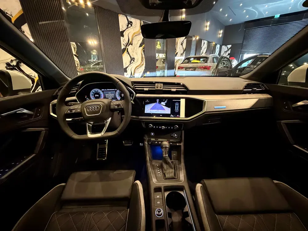 AED 2,223 PM | 0 KM | 3-Year Warranty + Service Plan | Grey | Black Leather - Image 9