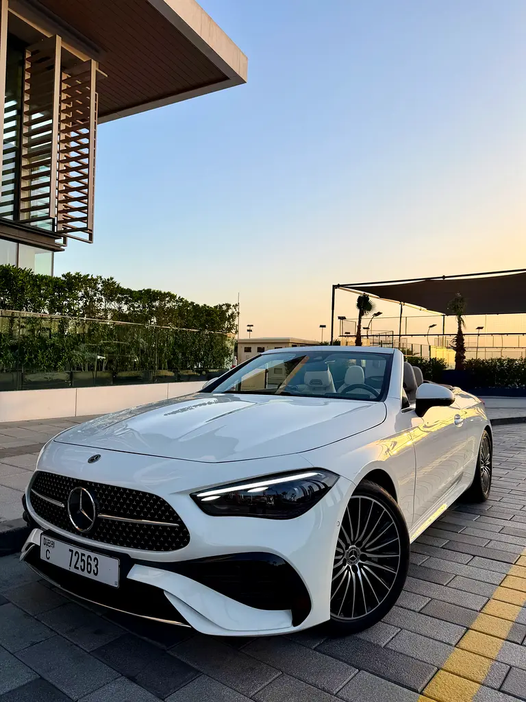 AMG/// CLE200 Cabriolet No Accident!! - Image 4