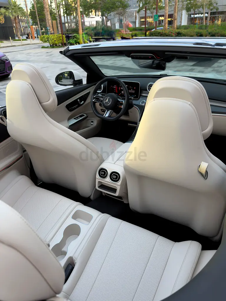 AMG/// CLE200 Cabriolet No Accident!! - Image 7