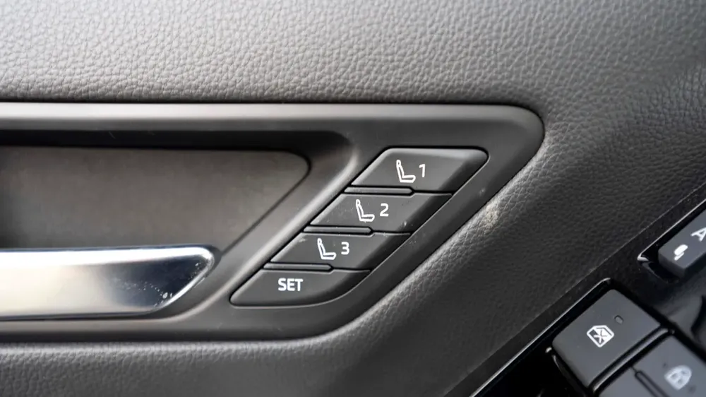 TOYOTA LAND CRUISER GR 3.5L 2026 - Image 13