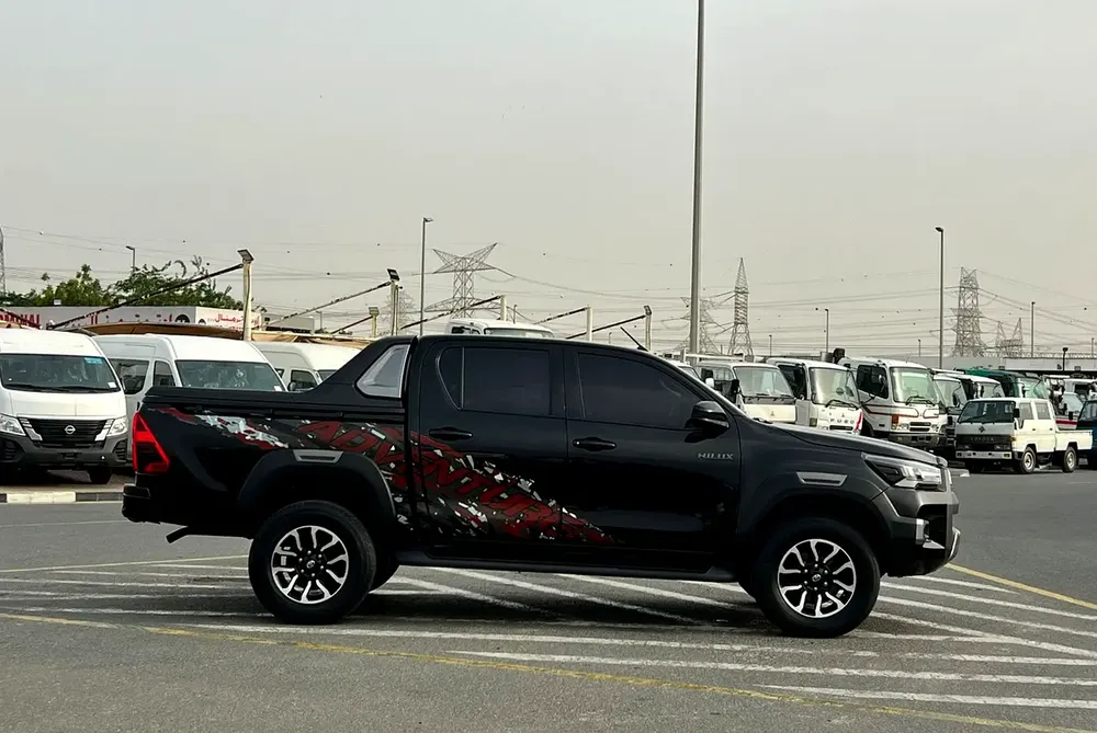 2022 Toyota Hilux GL Adventure Modified - 2.7L V4 - GCC - AWD 4x4- Rear Camera -  Patrol - Image 9