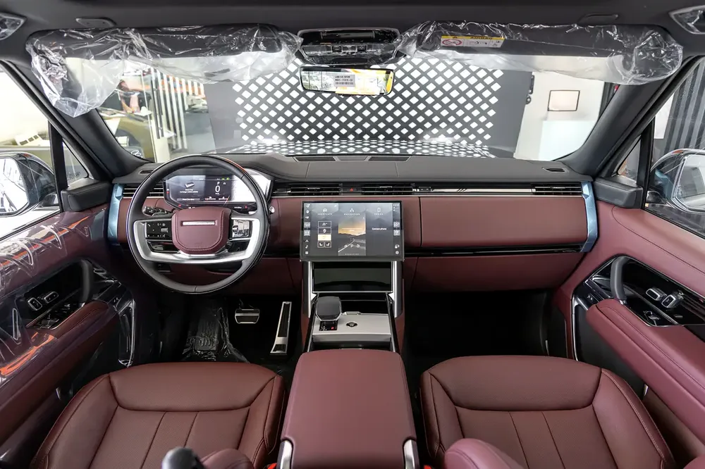 Range Rover | Vogue HSE P530 | GCC Specs | Black Edition | Electric Side Steps | 2026 ( EXPORT ) - Image 10