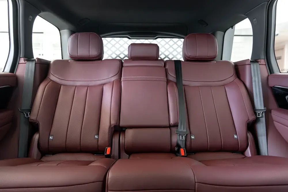 Range Rover | Vogue HSE P530 | GCC Specs | Black Edition | Electric Side Steps | 2026 ( EXPORT ) - Image 12
