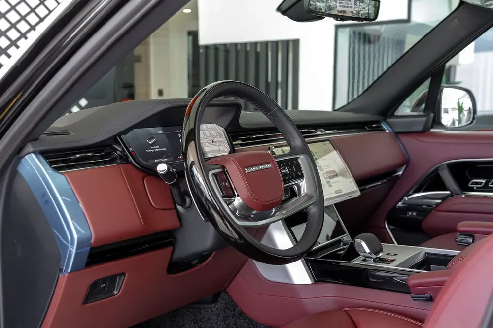 Range Rover | Vogue HSE P530 | GCC Specs | Black Edition | Electric Side Steps | 2026 ( EXPORT ) - Image 17