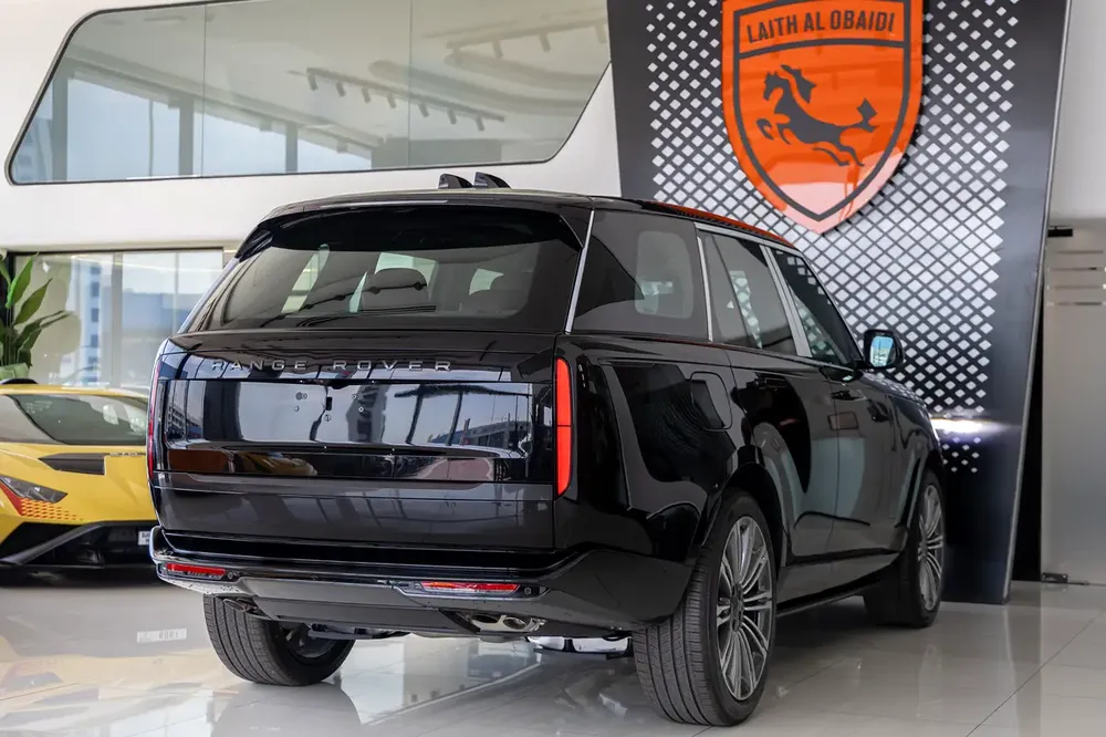 Range Rover | Vogue HSE P530 | GCC Specs | Black Edition | Electric Side Steps | 2026 ( EXPORT ) - Image 4