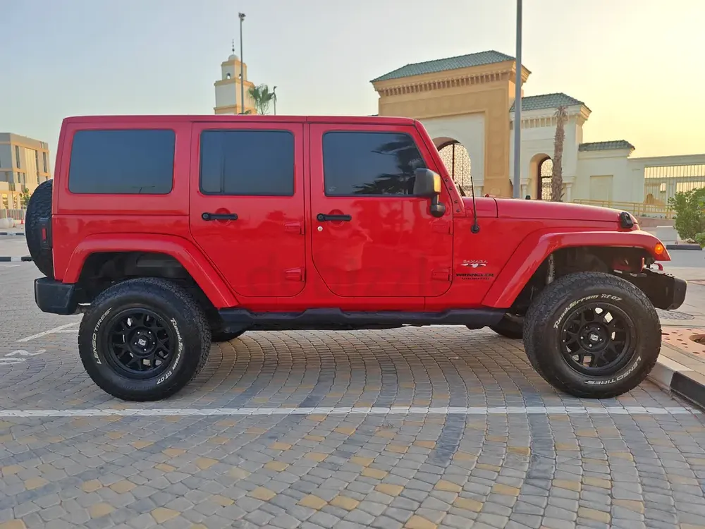 The car is very clean, with no accidents or repainting. - Image 15