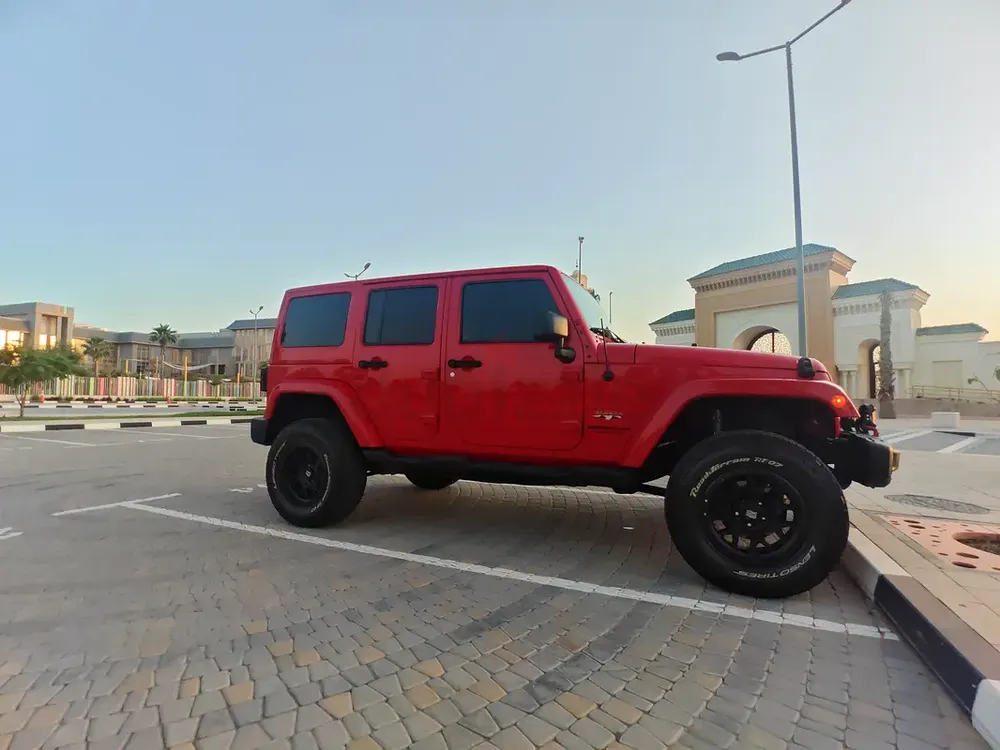 The car is very clean, with no accidents or repainting. - Image 16