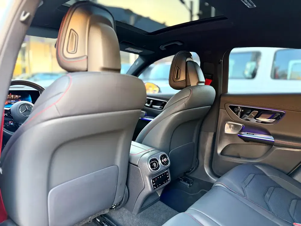 MERCEDES GLC43 - MODEL 2025 - NO ACCIDENT OR PAINT - 5,000 KM - INTERNATIONAL WARRANTY AVAILABLE - Image 12