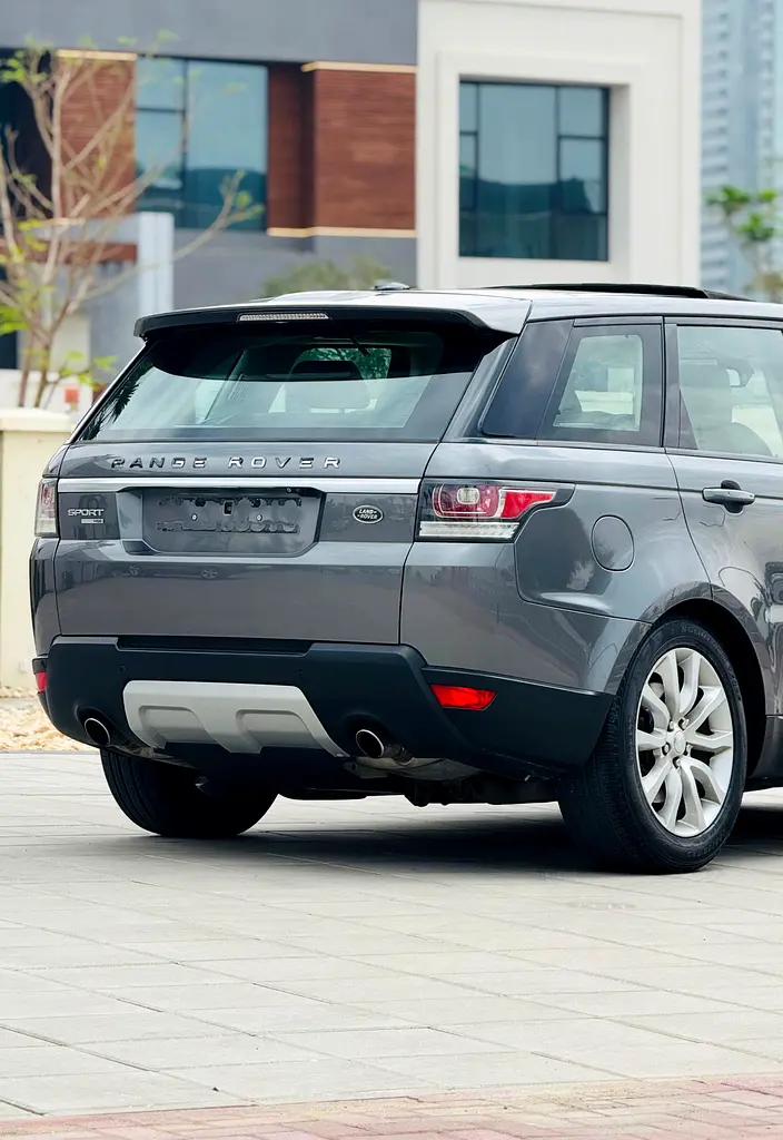 2016 LAND ROVER RANGE ROVER SPORT HSE SUPERCHARGED GCC SPECS IN EXCELLENT CONDITION - Image 6