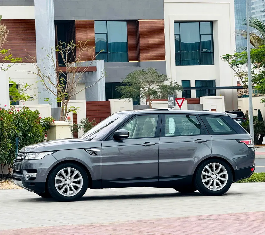2016 LAND ROVER RANGE ROVER SPORT HSE SUPERCHARGED GCC SPECS IN EXCELLENT CONDITION - Image 8