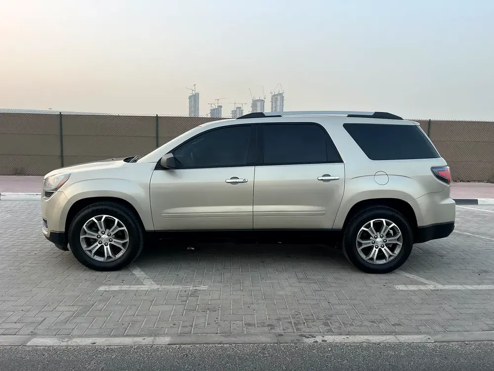 GMC Acadia SLE 2015 - GCC Specs - Well Maintained - Image 10