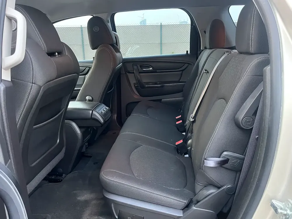 GMC Acadia SLE 2015 - GCC Specs - Well Maintained - Image 13