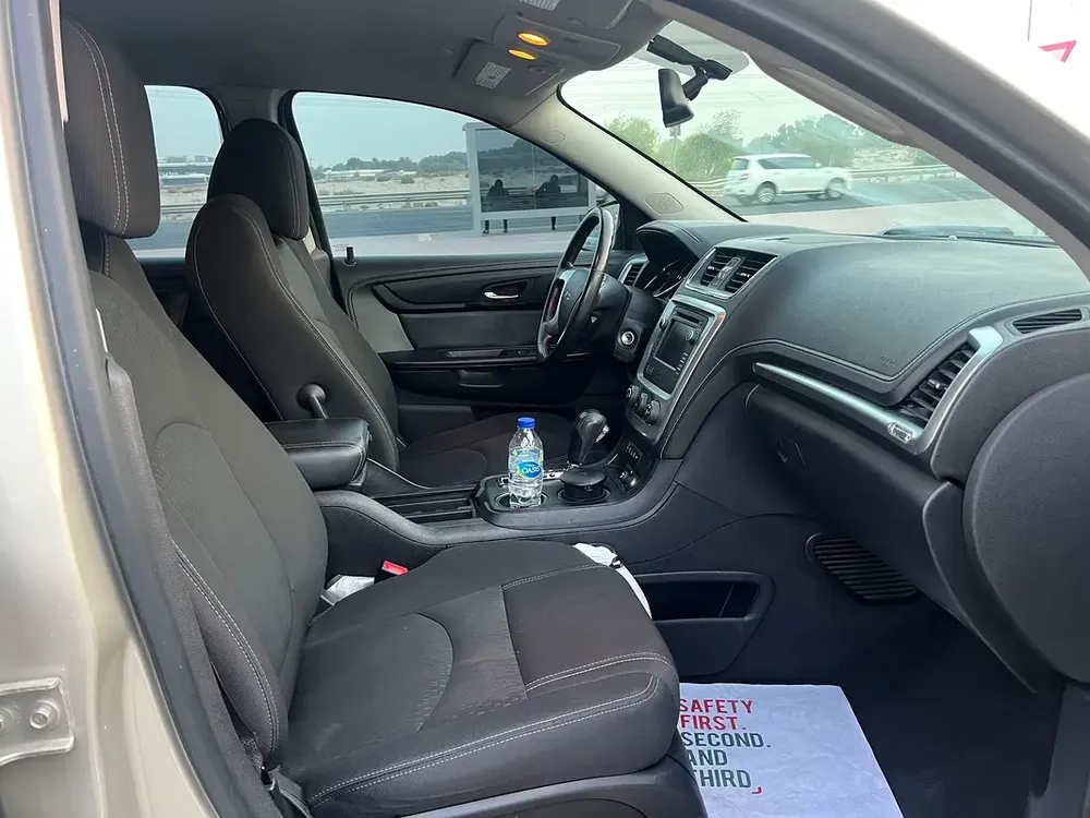 GMC Acadia SLE 2015 - GCC Specs - Well Maintained - Image 14