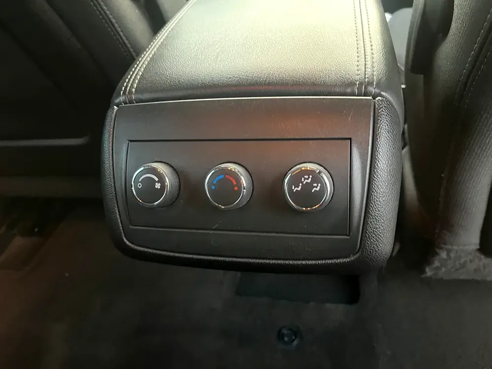 GMC Acadia SLE 2015 - GCC Specs - Well Maintained - Image 16