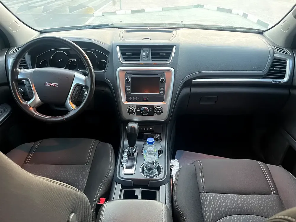 GMC Acadia SLE 2015 - GCC Specs - Well Maintained - Image 18