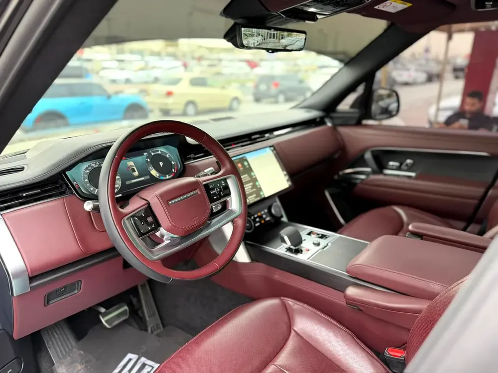Range Rover HSE P530 4.4L | 2022 | GCC | Under Warranty | Original Paint - Image 15