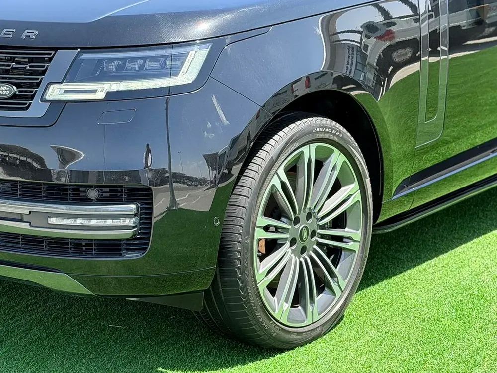 Range Rover HSE P530 4.4L | 2022 | GCC | Under Warranty | Original Paint - Image 8