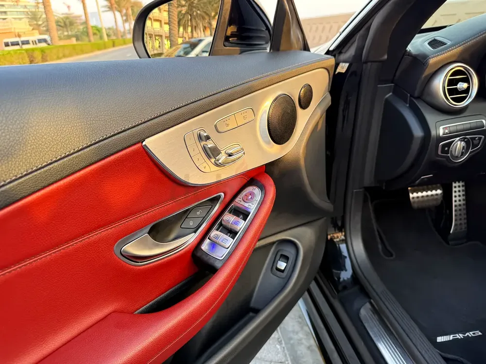Mercedes-Benz C200 Cabriolet AMG / 2020 / GCC Specs - Image 12