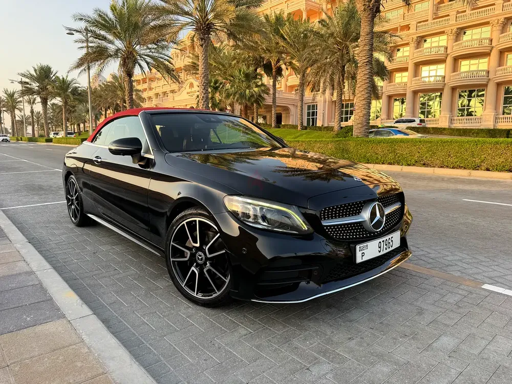 Mercedes-Benz C200 Cabriolet AMG / 2020 / GCC Specs - Image 4