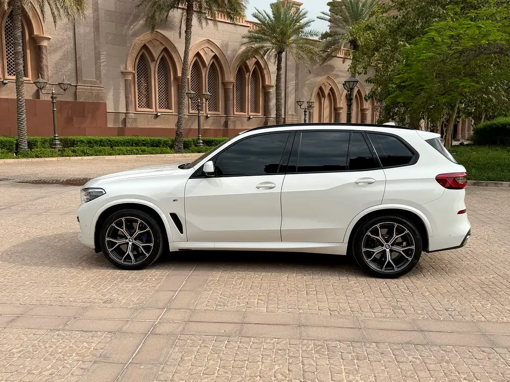 BMW X5 40i 2019 M Sport Kit , GCC, Well Maintained - Image 5