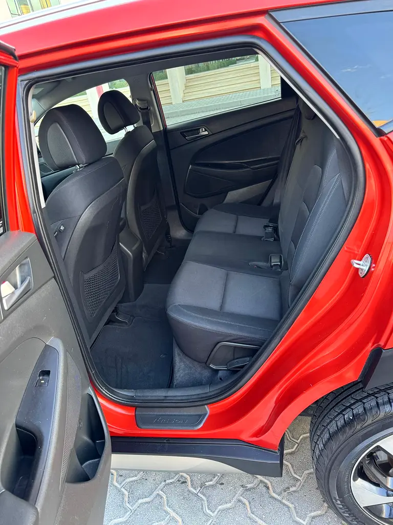 Hyundai Tucson 2017 - Nice and clean car - Image 10