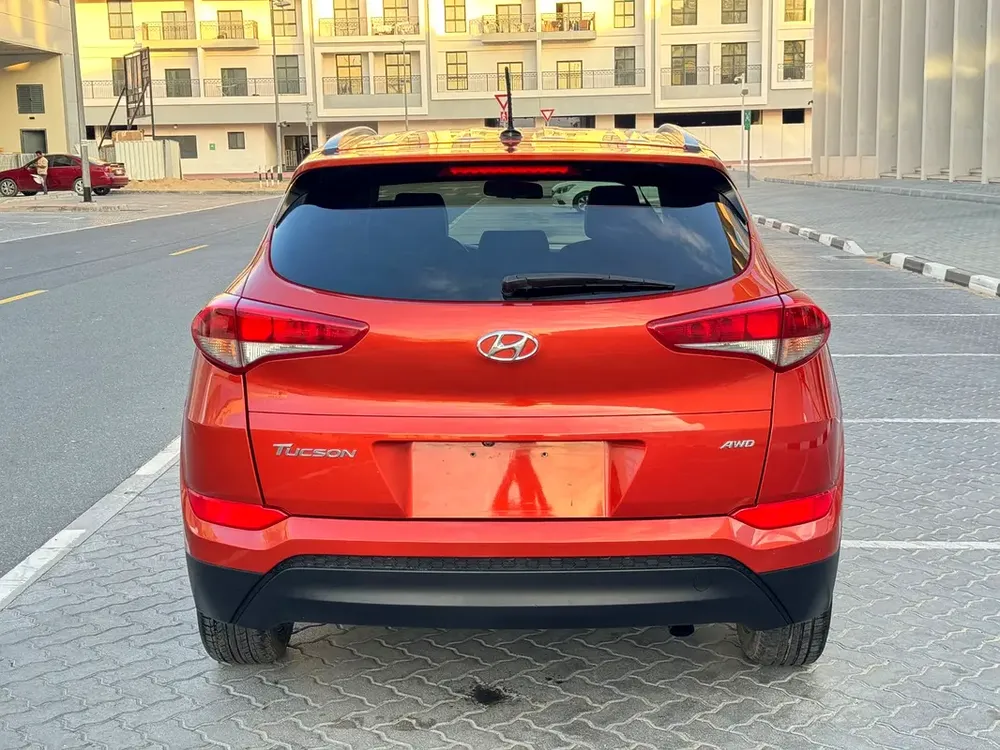 Hyundai Tucson 2017 - Nice and clean car - Image 4