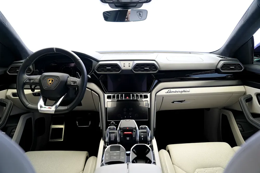 URUS | MASSAGE SEATS | BLACK/IVORY | WARRANTY AVAILABLE - Image 10
