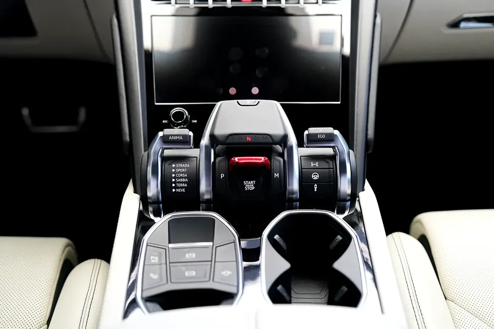 URUS | MASSAGE SEATS | BLACK/IVORY | WARRANTY AVAILABLE - Image 12