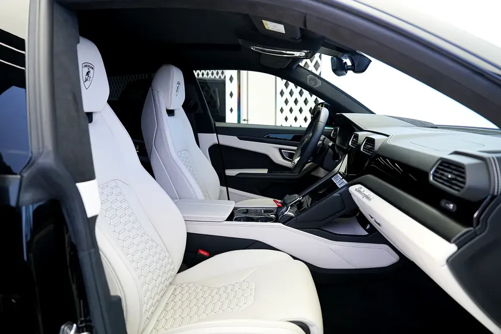 URUS | MASSAGE SEATS | BLACK/IVORY | WARRANTY AVAILABLE - Image 15