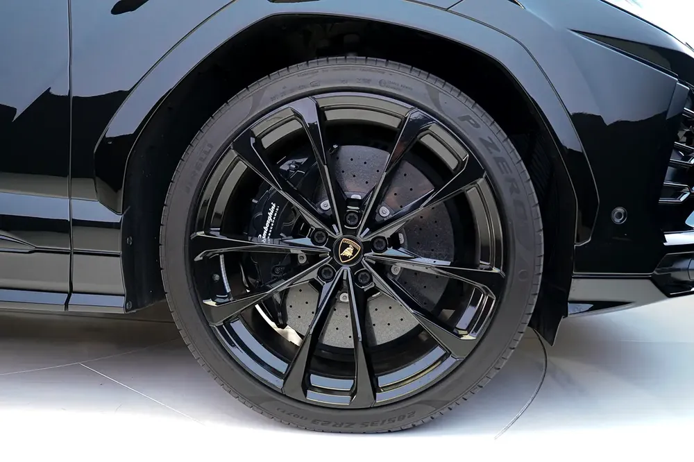 URUS | MASSAGE SEATS | BLACK/IVORY | WARRANTY AVAILABLE - Image 16