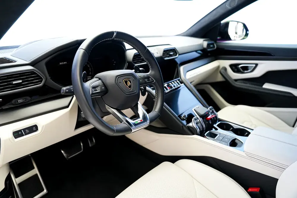 URUS | MASSAGE SEATS | BLACK/IVORY | WARRANTY AVAILABLE - Image 6