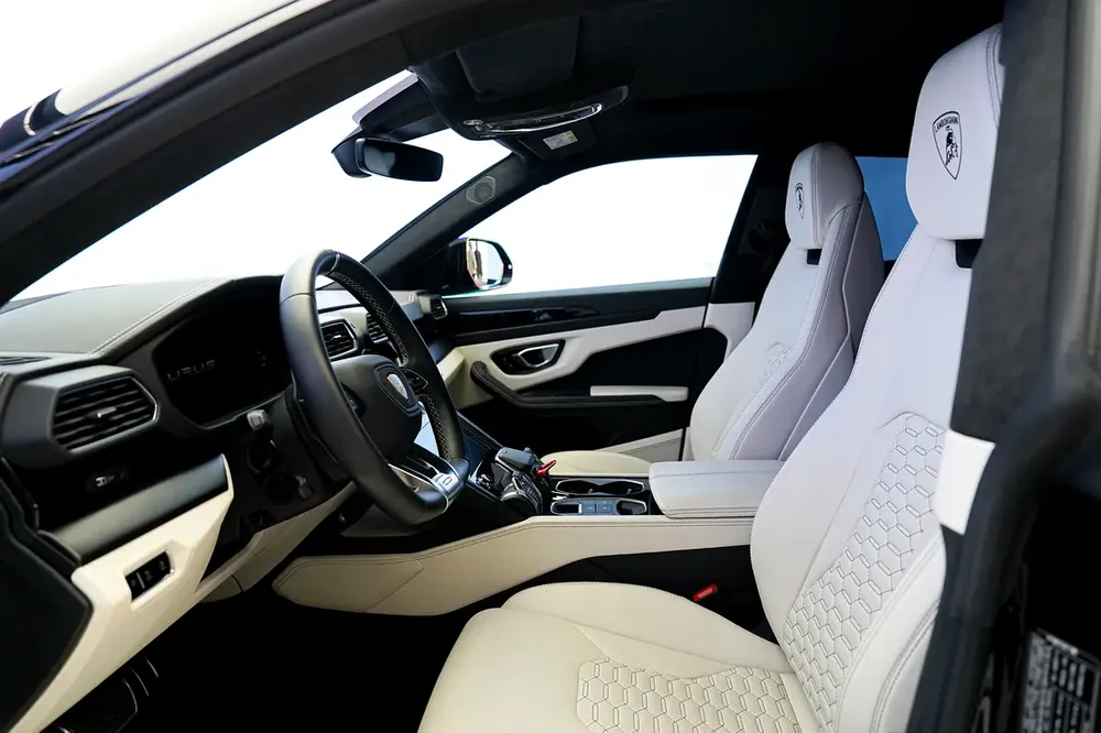 URUS | MASSAGE SEATS | BLACK/IVORY | WARRANTY AVAILABLE - Image 7