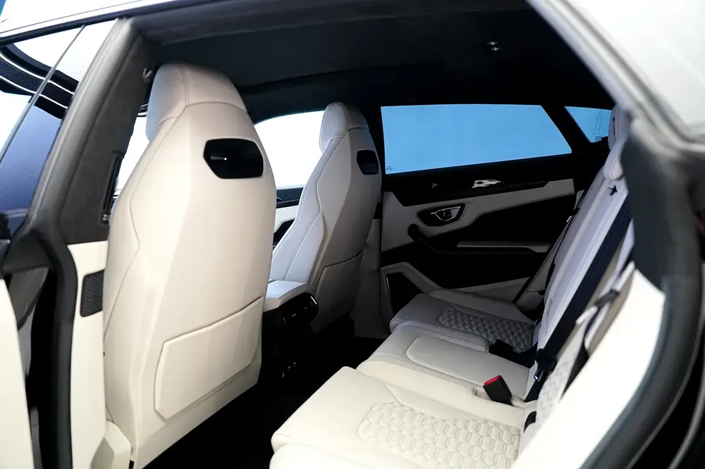 URUS | MASSAGE SEATS | BLACK/IVORY | WARRANTY AVAILABLE - Image 9