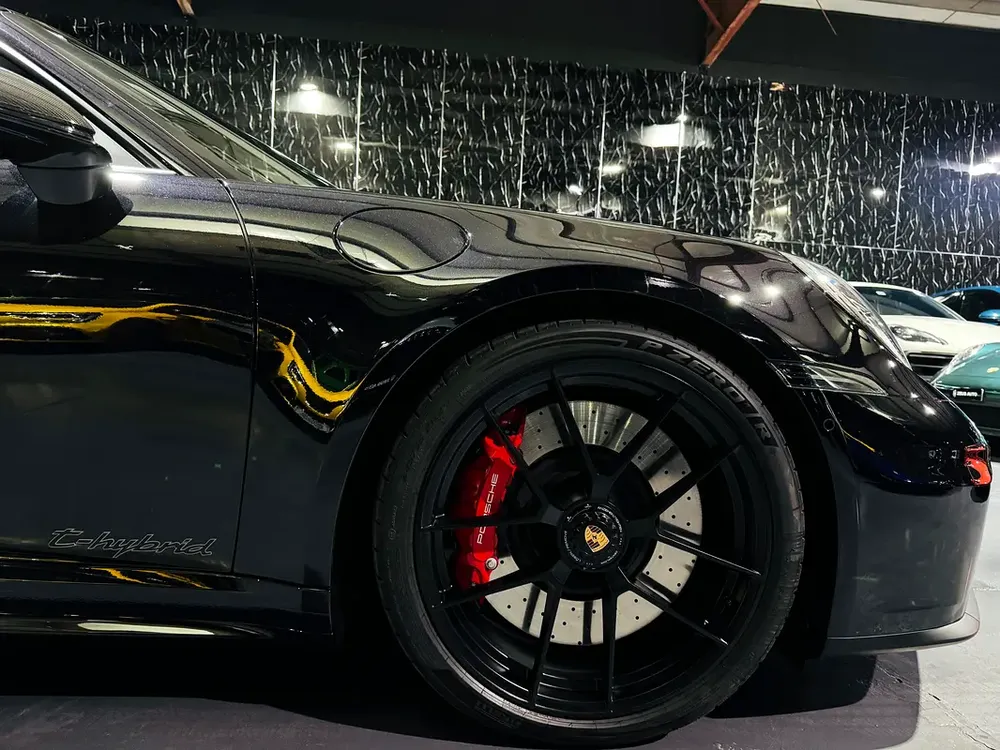 2025 Porsche 911 Carrera GTS, 2027 Porsche Warranty, Sport Chrono Package, Very Low Kms, GCC - Image 7