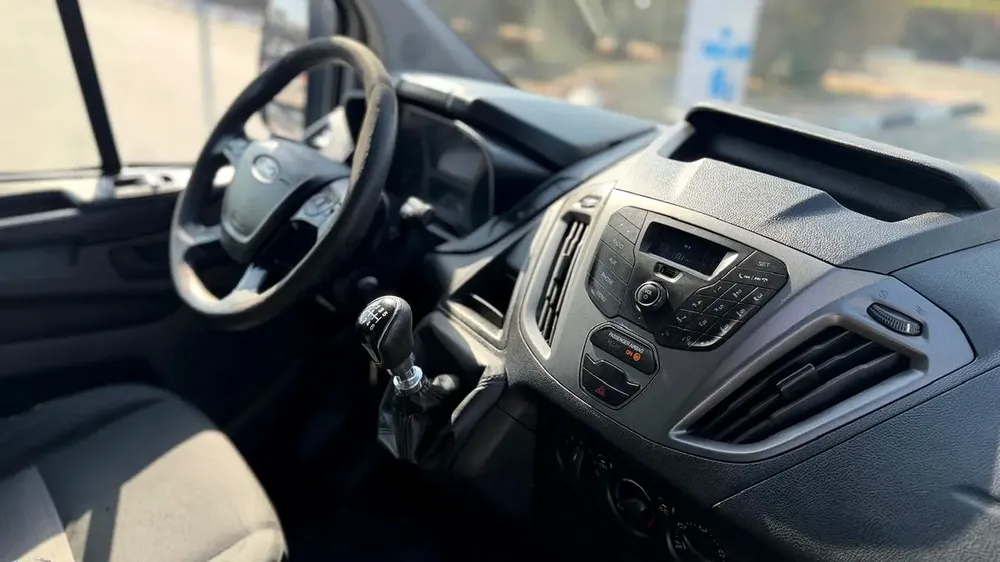 FORD TRANSIT, GCC, MINT CONDITION - Image 4