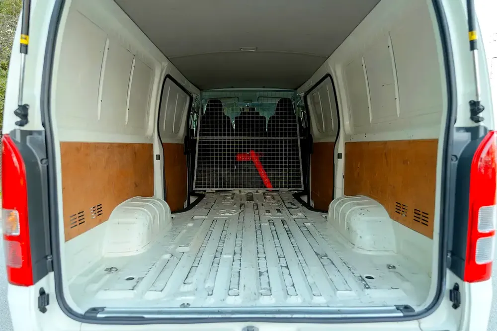 Hiace Standard Roof | Delivery Van | GCC Specs | Ref#T27785 - Image 7