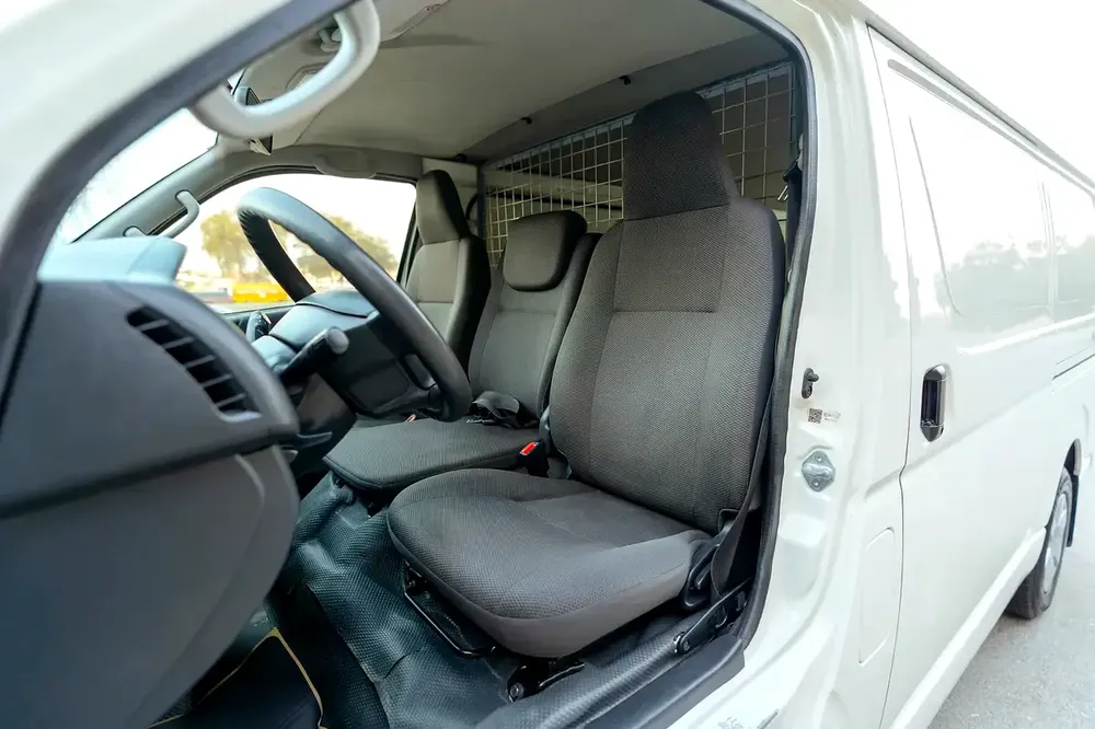 Hiace Standard Roof | Delivery Van | GCC Specs | Ref#T27785 - Image 9