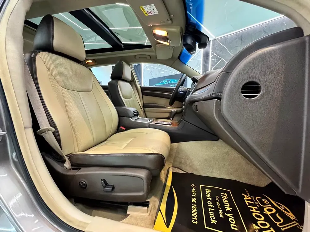 CHRYSLER 300C || GCC || SPACIOUS AND DEPENDABLE VEHICLE || GREAT || EXCELLENT PERFORMANCE || COMFORT - Image 18