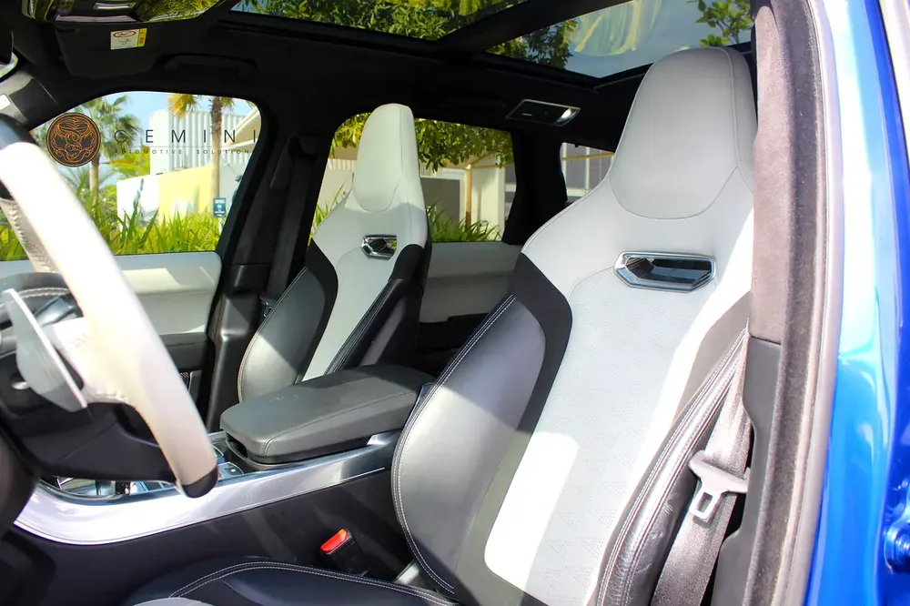Land Rover Range Rover Sport SVR Carbon Package 5.0 V8 2019 STUNNING CAR - Image 14