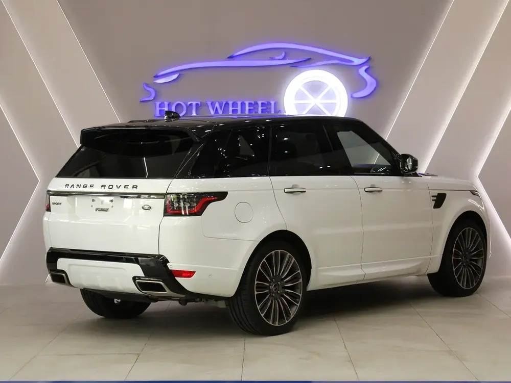2018 - Land Rover Range Rover Sport HSE - Prestige Condition Perfect inside and out - Image 5