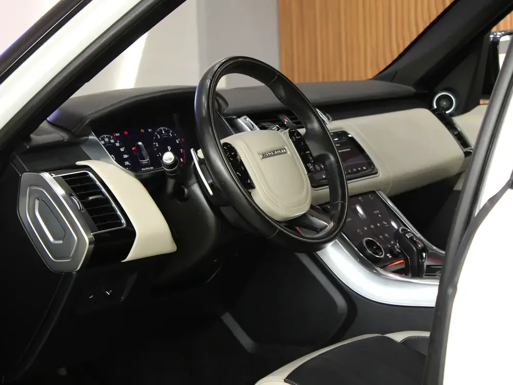 2018 - Land Rover Range Rover Sport HSE - Prestige Condition Perfect inside and out - Image 7