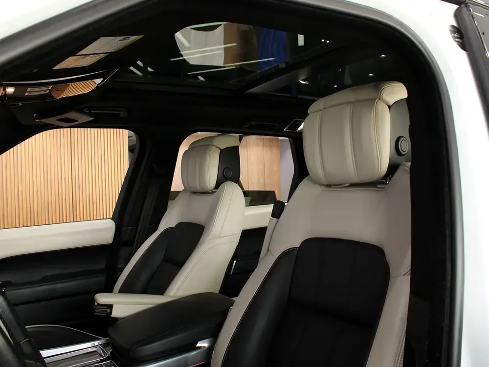 2018 - Land Rover Range Rover Sport HSE - Prestige Condition Perfect inside and out - Image 9