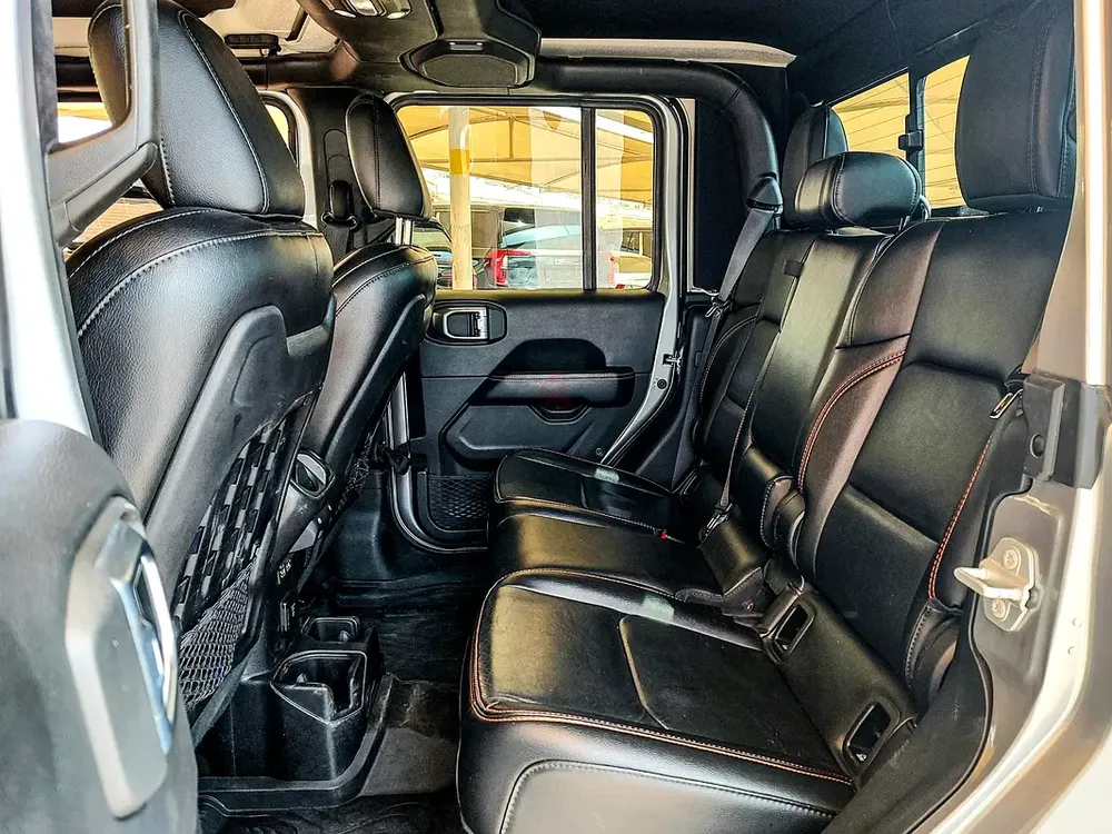 AED 2219/month | 2021 Jeep Gladiator Sand Runner | GCC Specs | Ref#462286 - Image 12