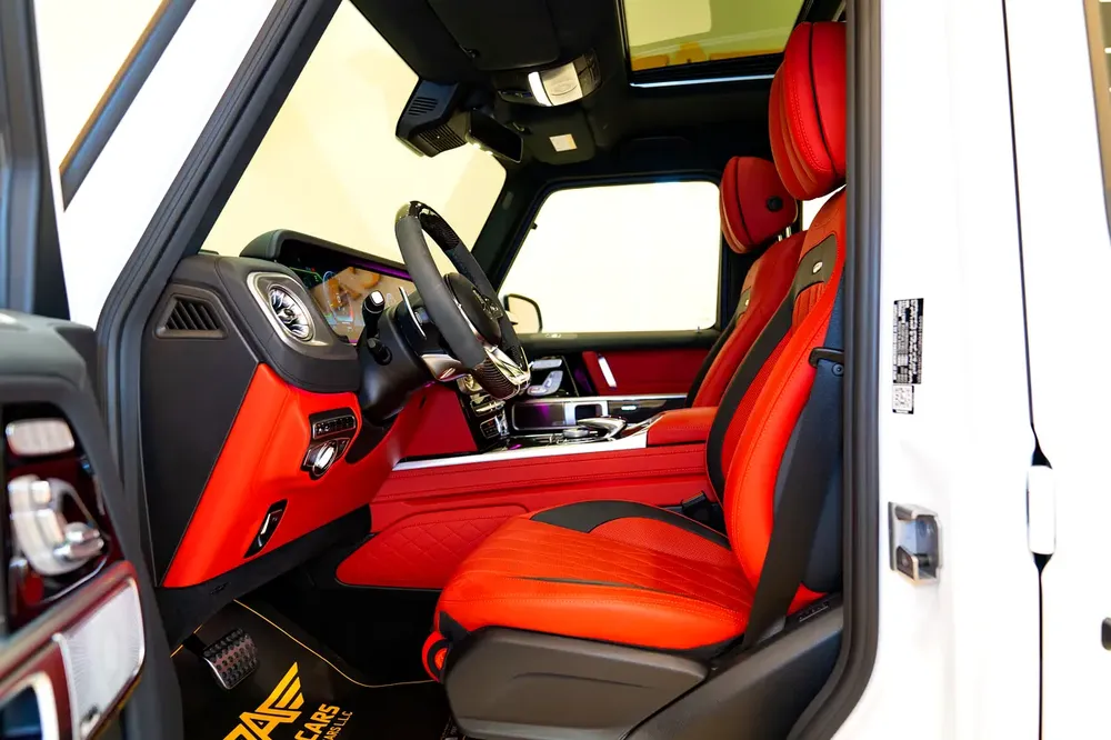 2022 Mercedes Benz G 63 AMG / 1 Year Warranty And Service Contract / GCC Specs - Image 5