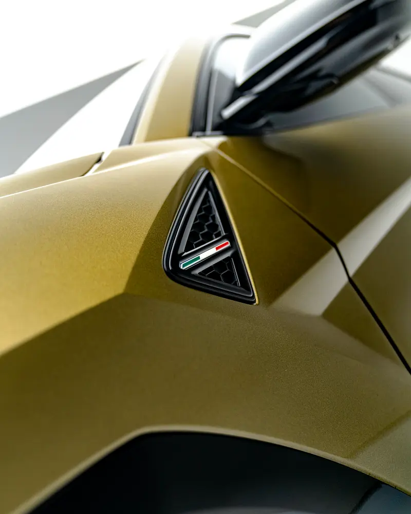 2025 Lamborghini Urus SE | Brand New - Image 6