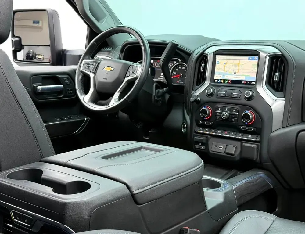 2021 Chevrolet Silverado ,Warranty ,Full Service History ,American Spec - Image 12