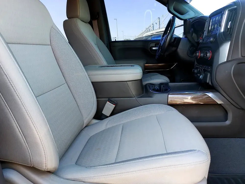 2020 Chevrolet Silverado High Country LT - GCC - Image 12