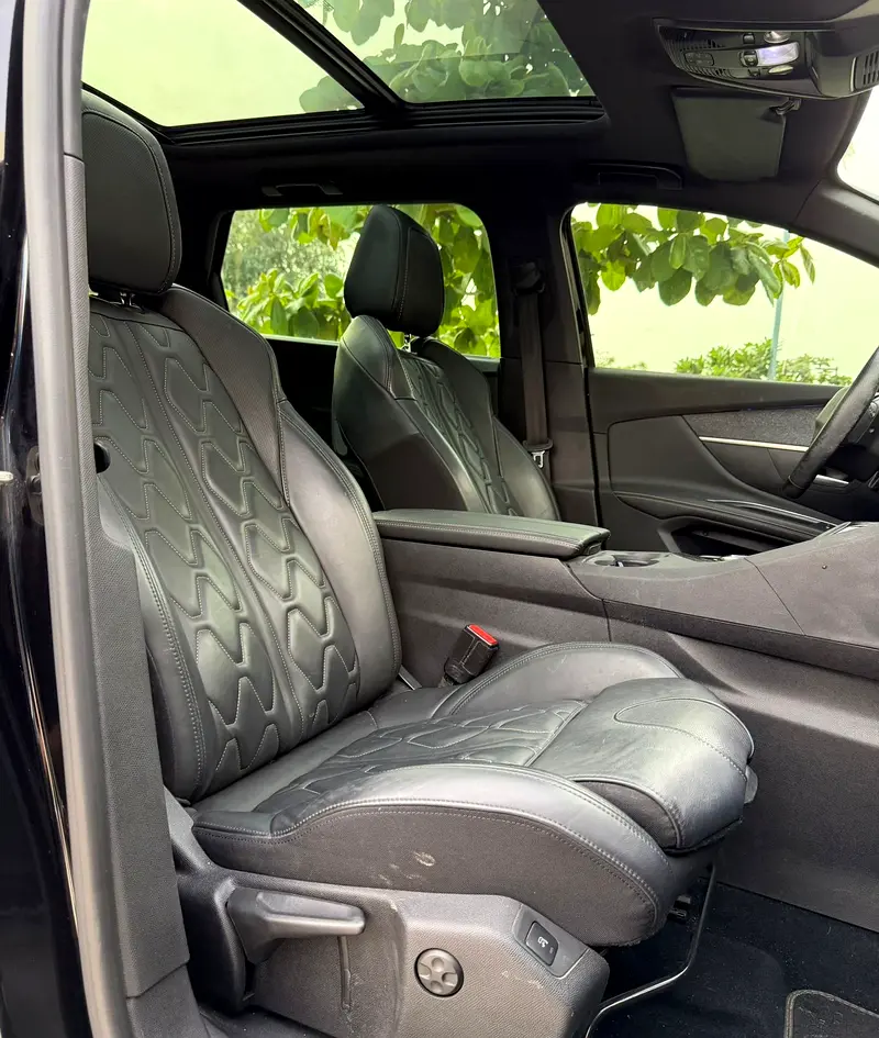 Peugeot 5008 GT Line 2020 - GCC Specs - Excellent Condition - Image 18