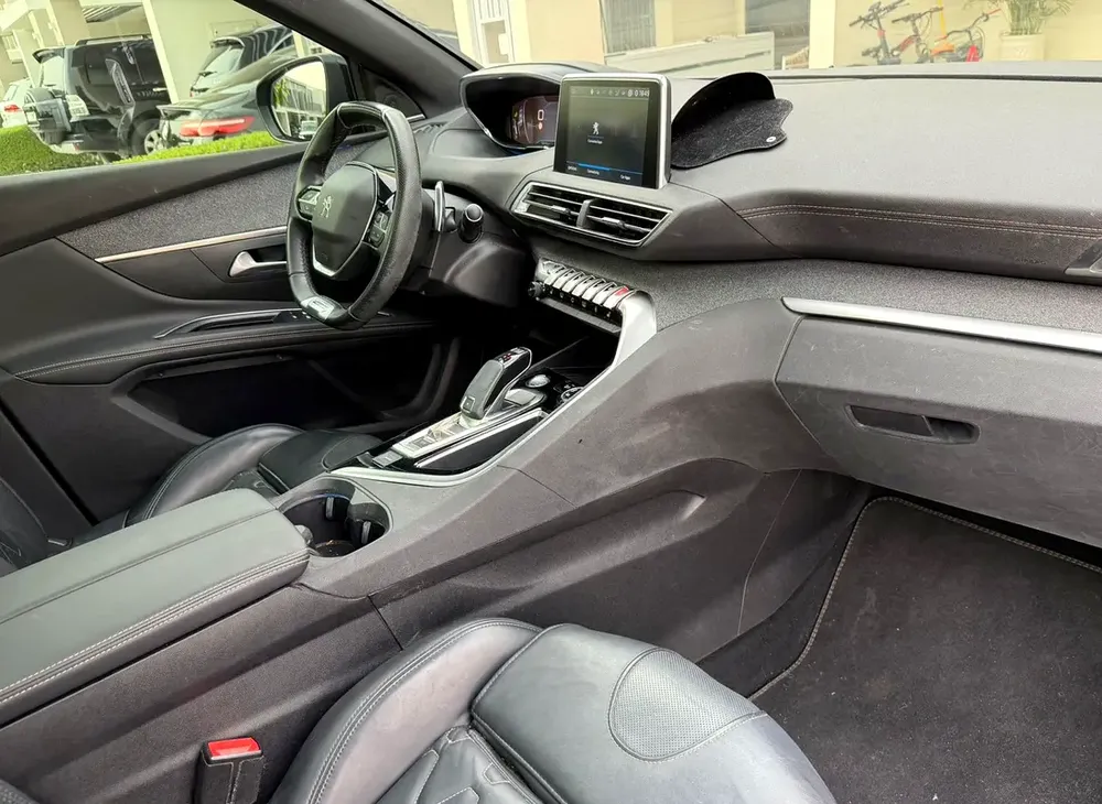 Peugeot 5008 GT Line 2020 - GCC Specs - Excellent Condition - Image 20
