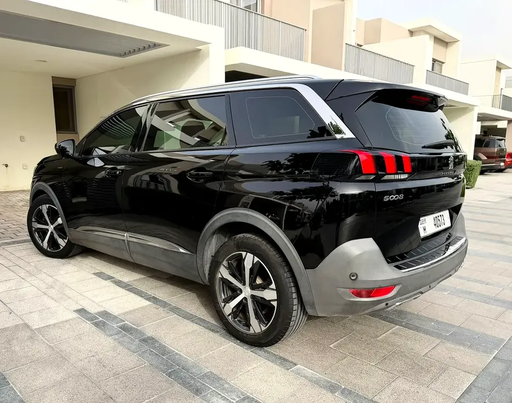 Peugeot 5008 GT Line 2020 - GCC Specs - Excellent Condition - Image 9